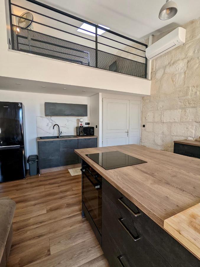 Loft Spacieux Au Coeur Des Remparts D'aigues-mortes *