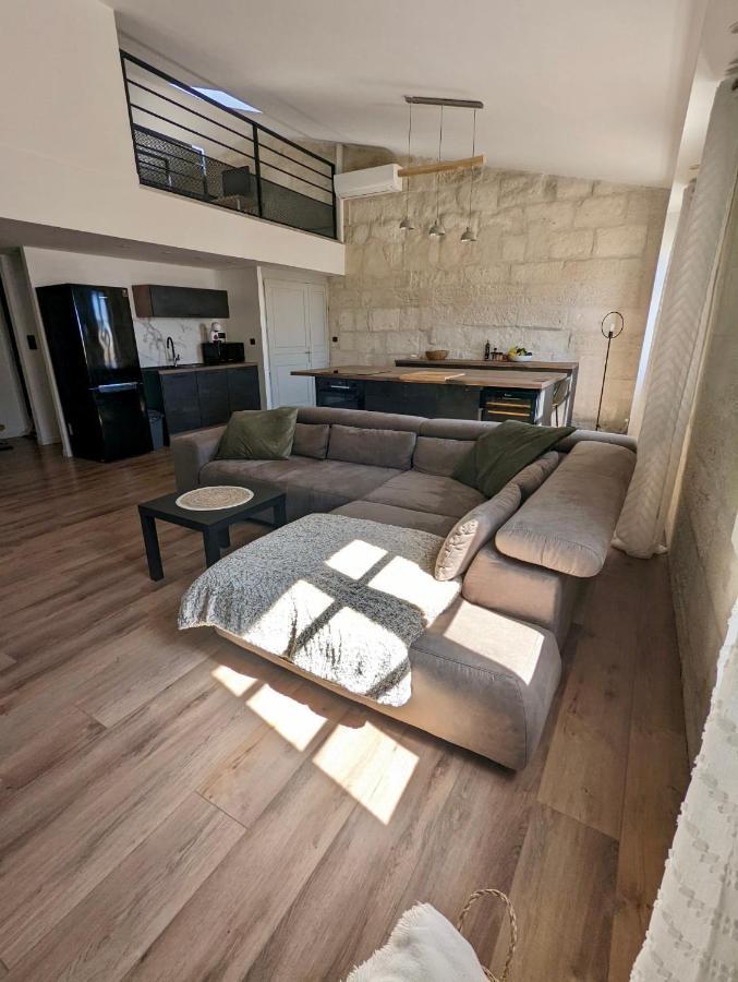Loft Spacieux Au Coeur Des Remparts D'aigues-mortes