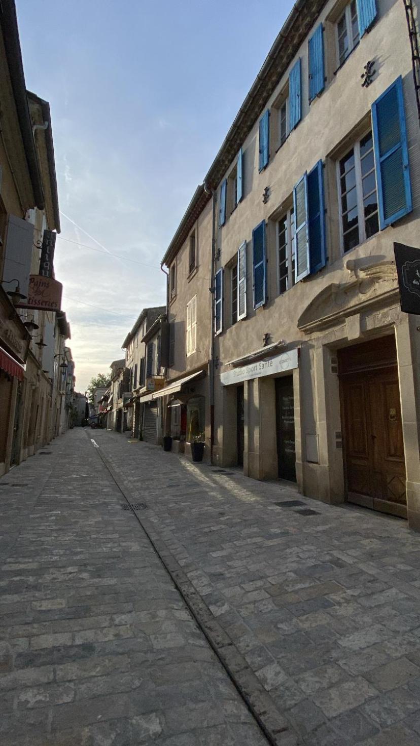 Loft Spacieux Au Coeur Des Remparts D'aigues-mortes