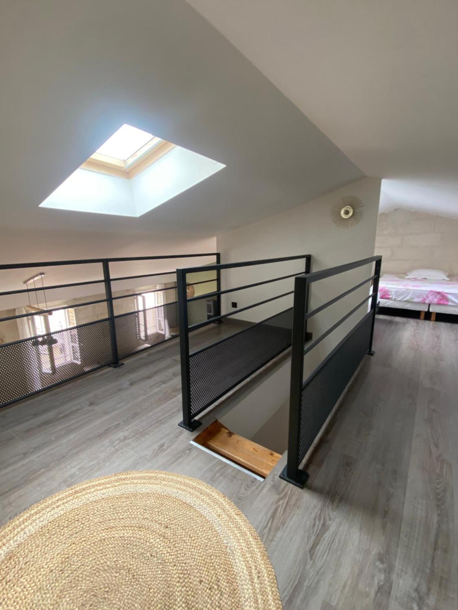 Loft Spacieux Au Coeur Des Remparts D'aigues-mortes